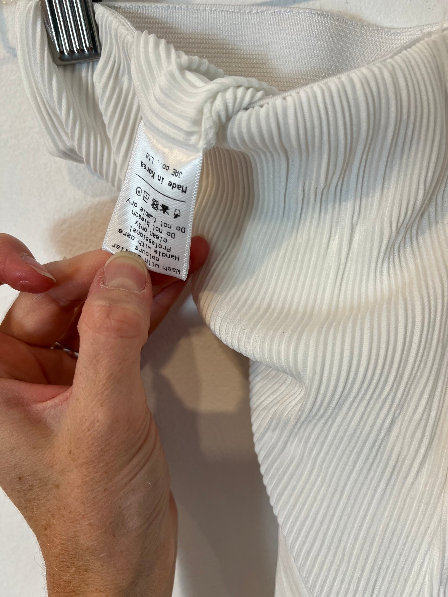 STORETS. Pantalón blanco plisado Ts/m