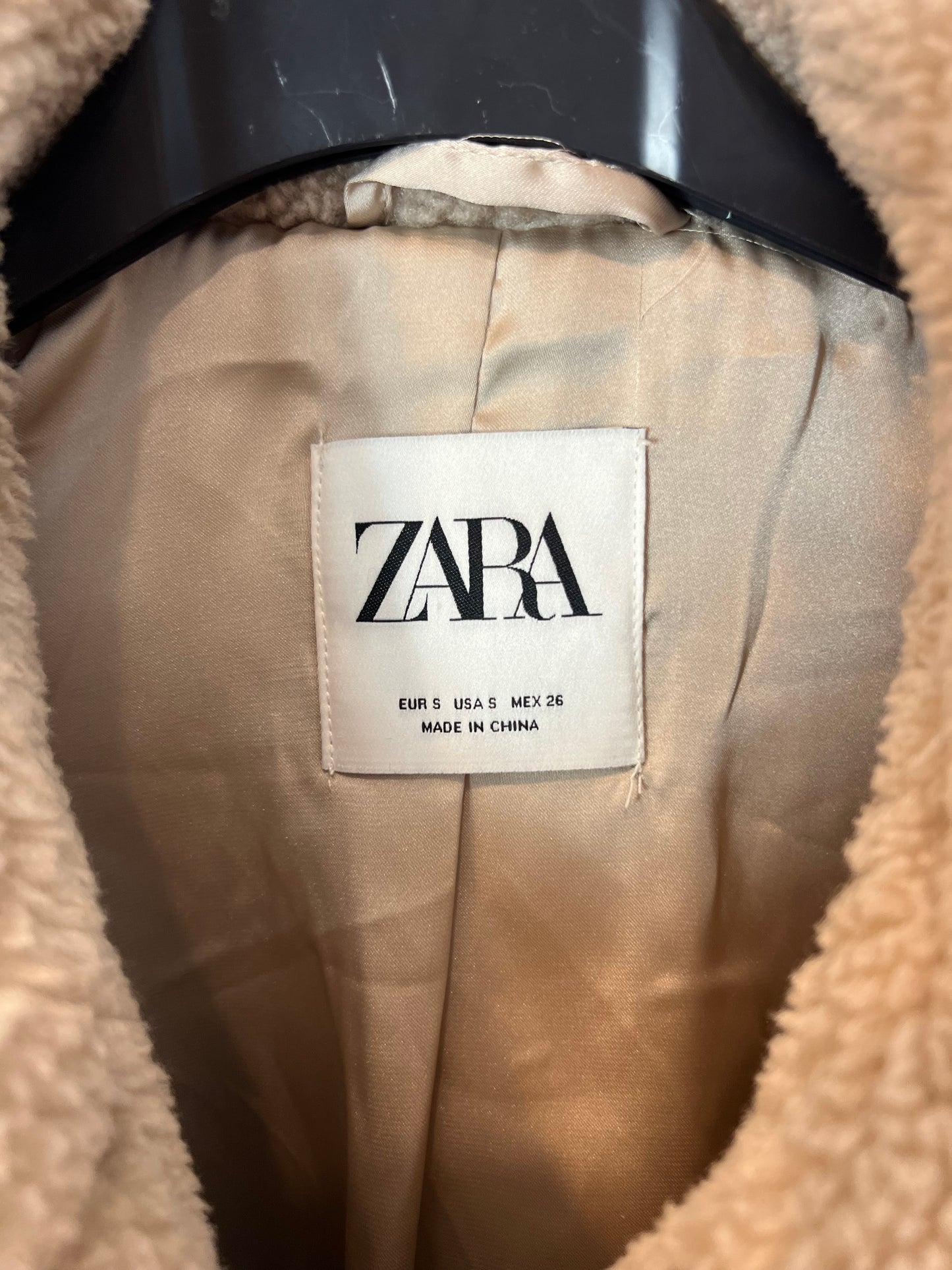 ZARA. Abrigo borrego beige T.s