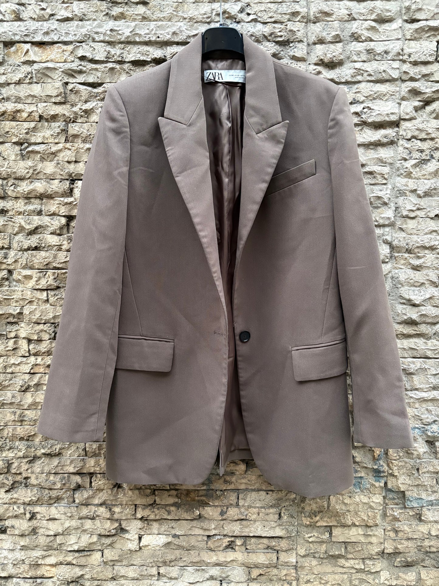 ZARA. Blazer fluida marrón