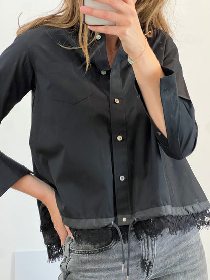 SACAI. Blusa negra detalle encajes. T 1 (S)