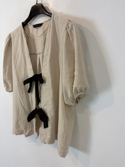ZARA. Top beige lazada con lino