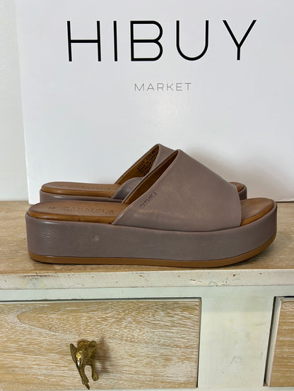 CARMELA. Sandalia plataforma piel. T 40