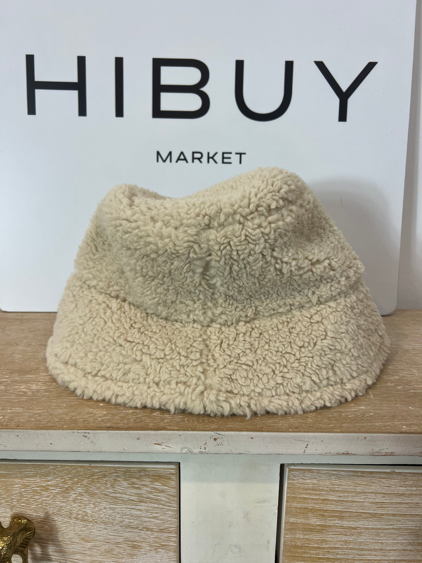 PRIMARK. Bucket pelo beige