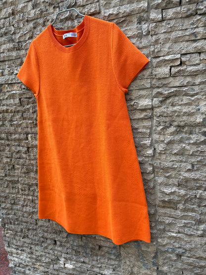 ZARA. Vestido corto punto elástico naranja