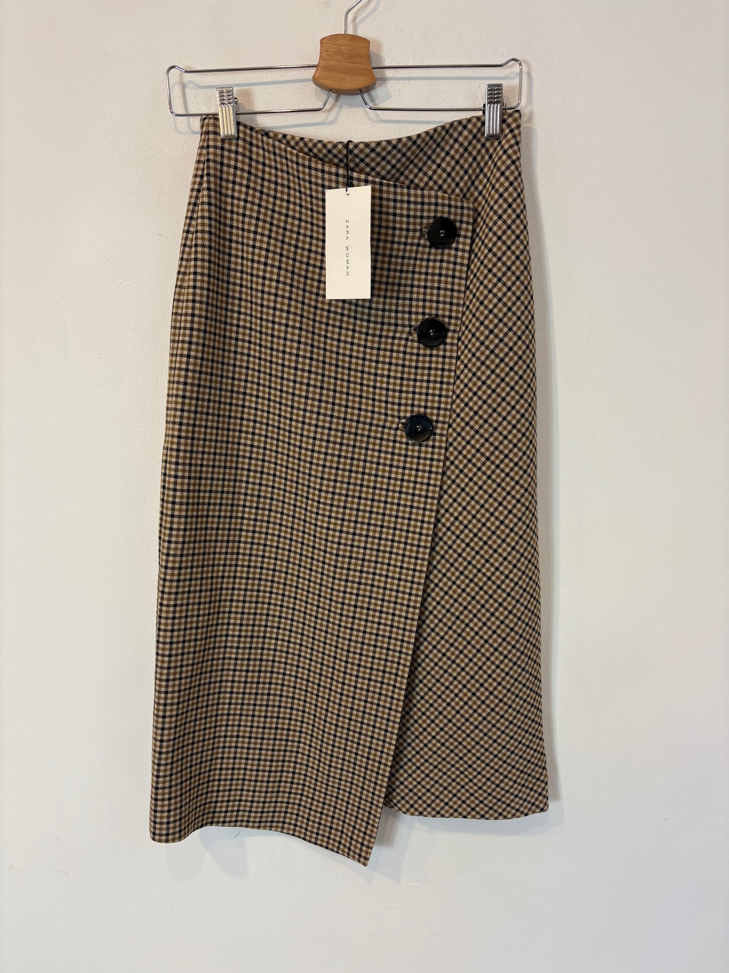 ZARA. Falda midi cuadros