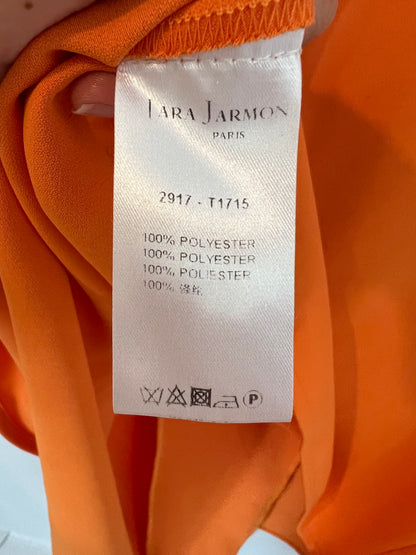 TARA JARMON. Top naranja asimétrico T.40