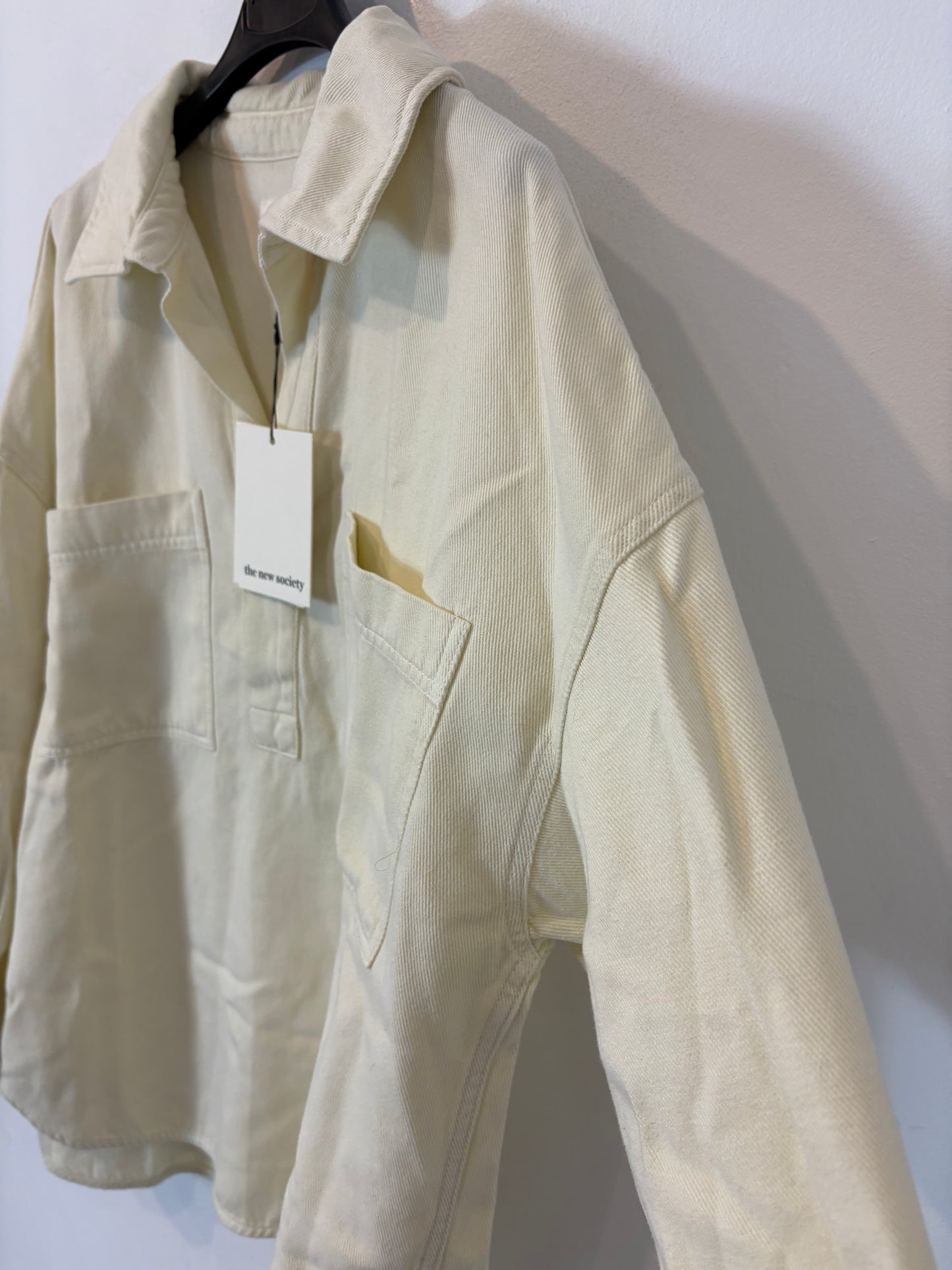 THE NEW SOCIETY. Ecru shirt. TS