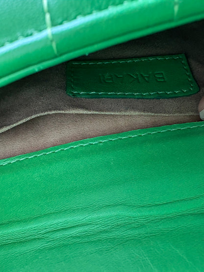 BAKARI. Bolso piel verde