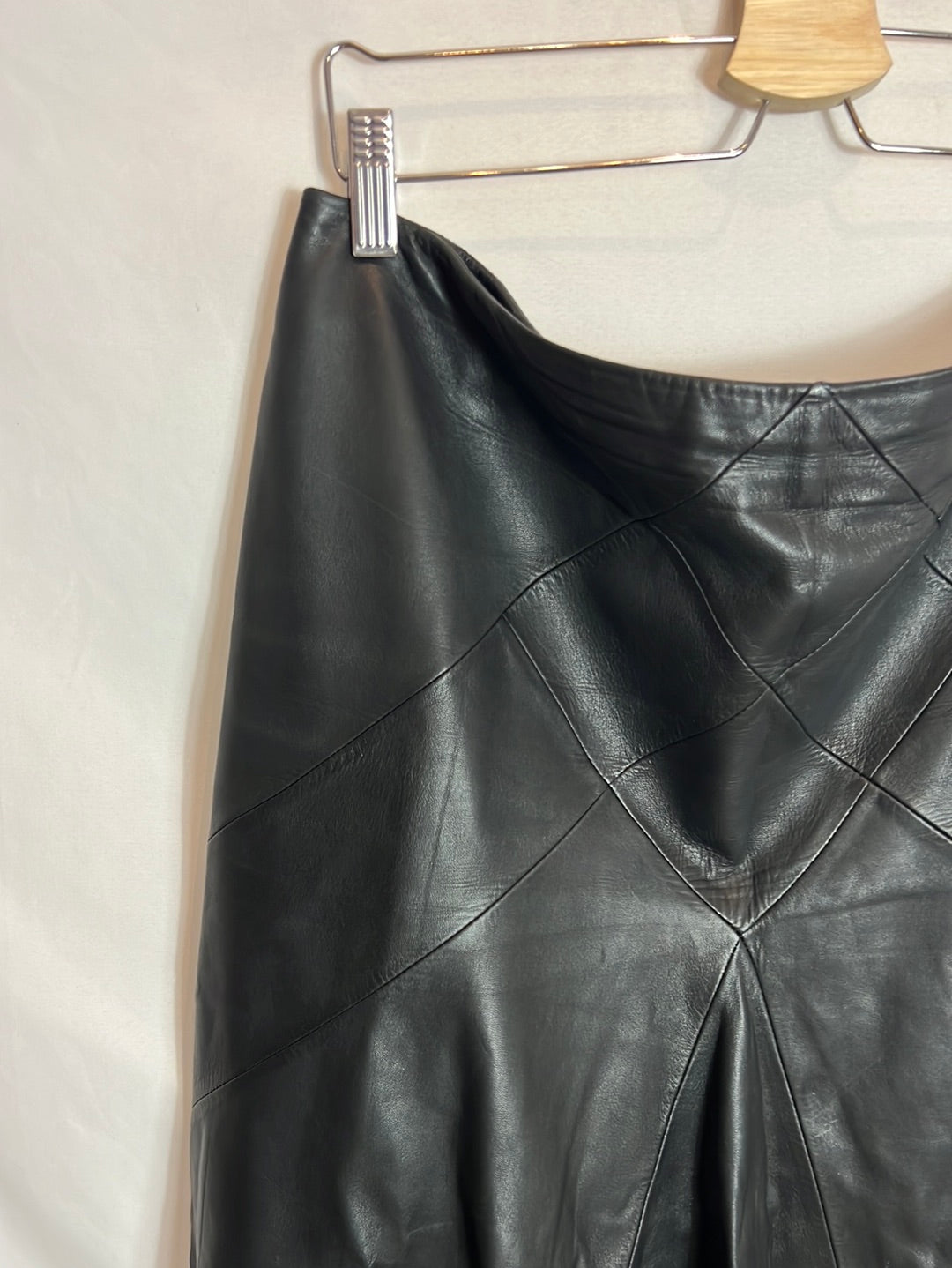 NICOLEFARHI. Stitched leather midi skirt. Size 42
