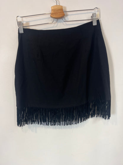 ZARA. falda negra flecos T.s