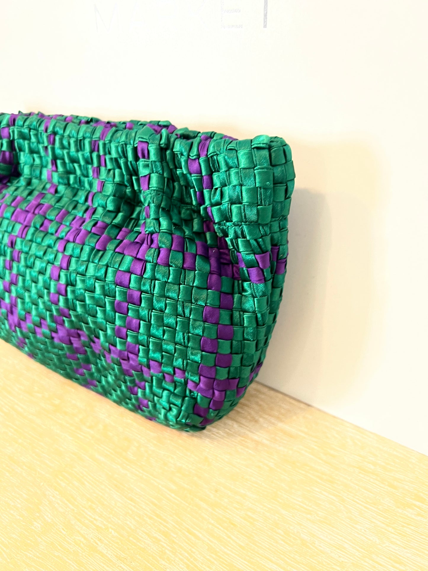 ZARA. Bolso de mano trenzado bicolor