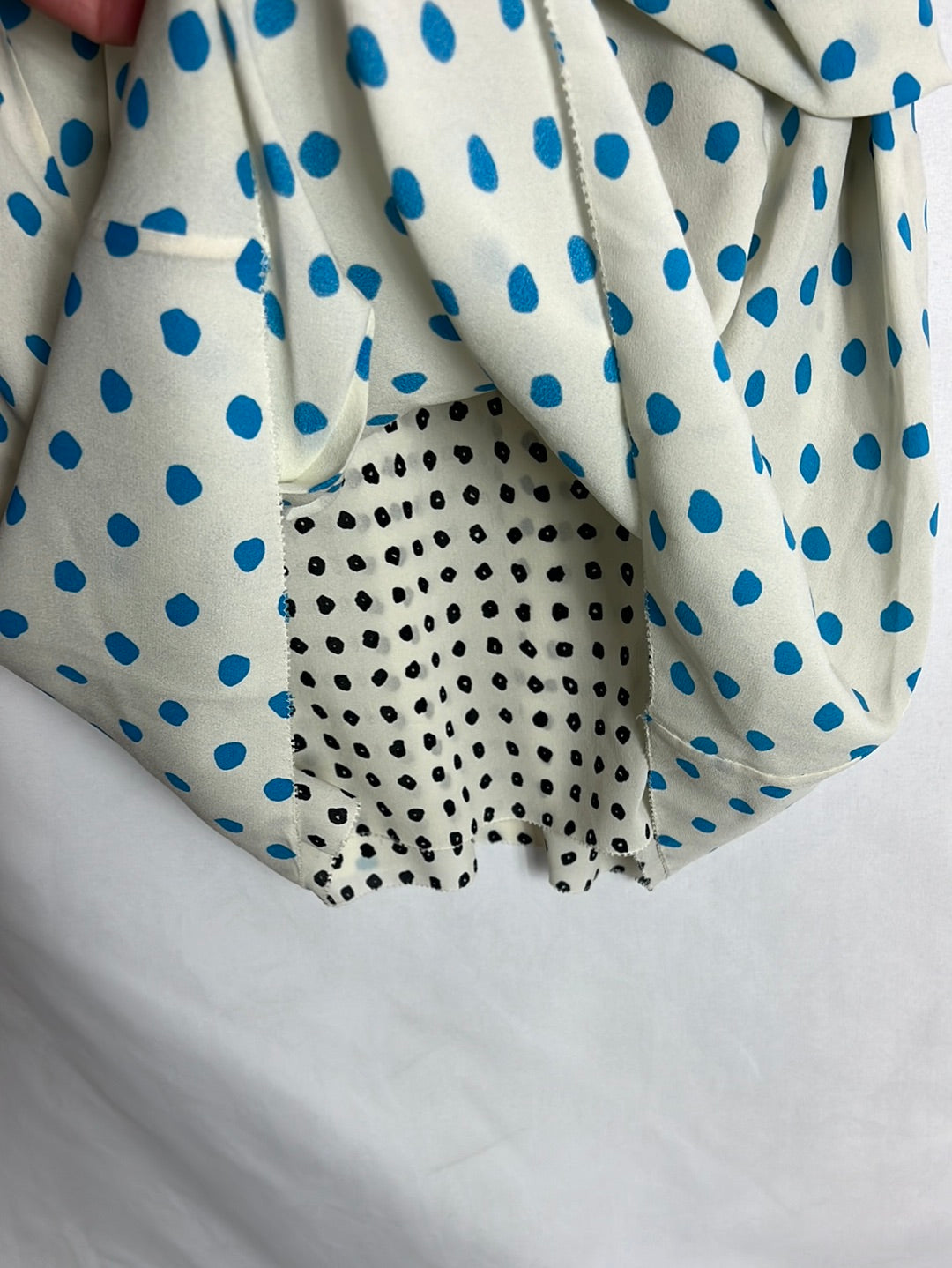 BALENCIAGA. Top seda doble capa asimetrico . T 40