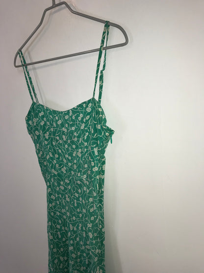 RÉALISATION. Vestido midi seda verde flores