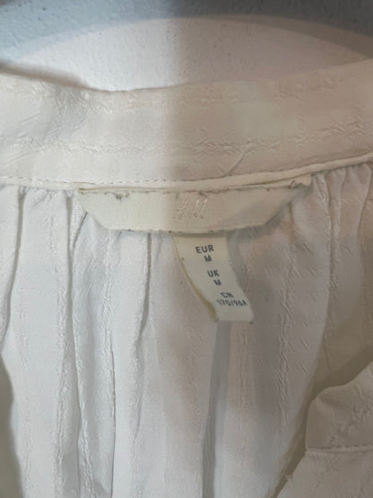 H&amp;M. White button-down blouse. TS