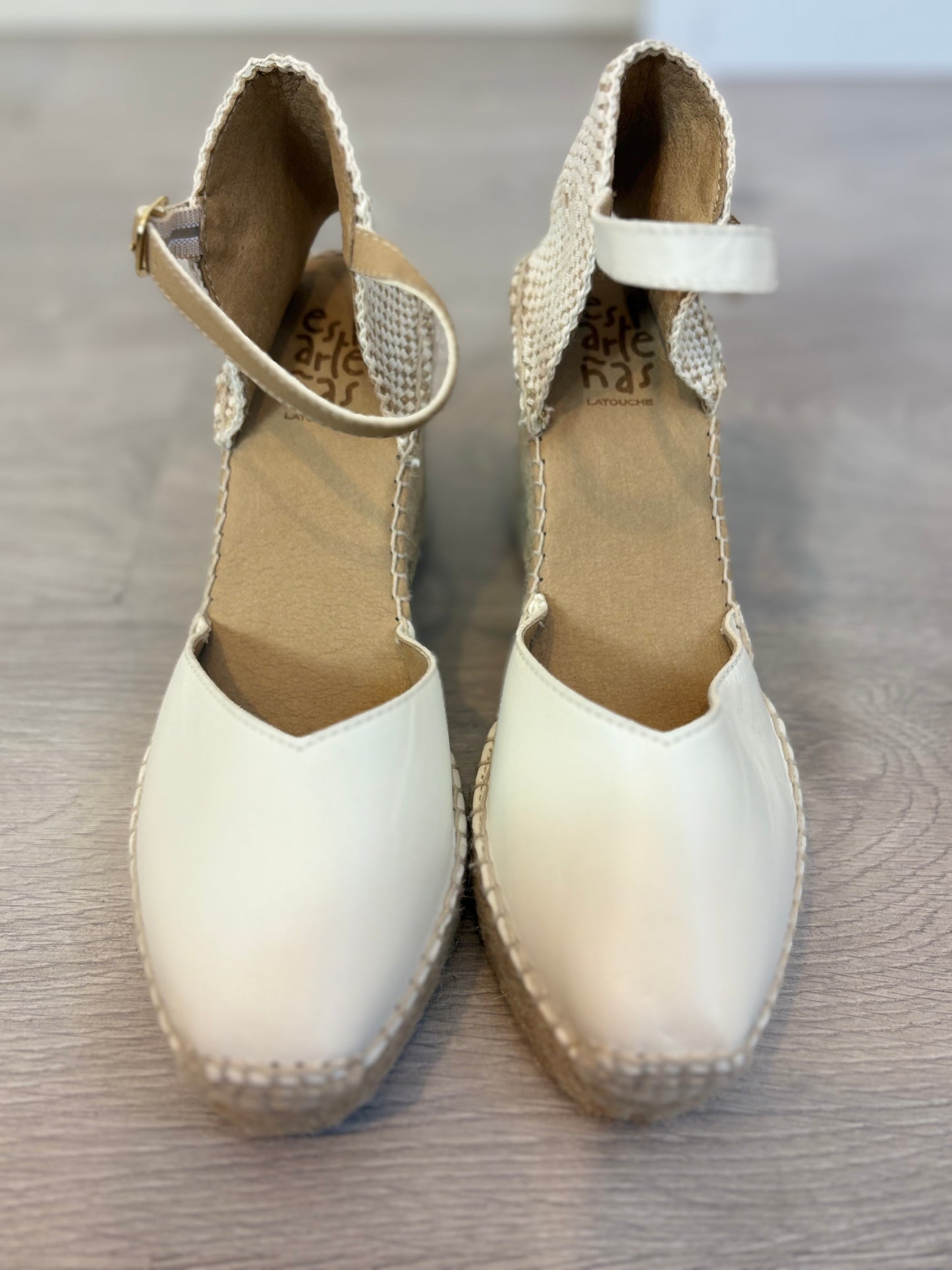 LATOUCHE. Sandalia esparto color crudo