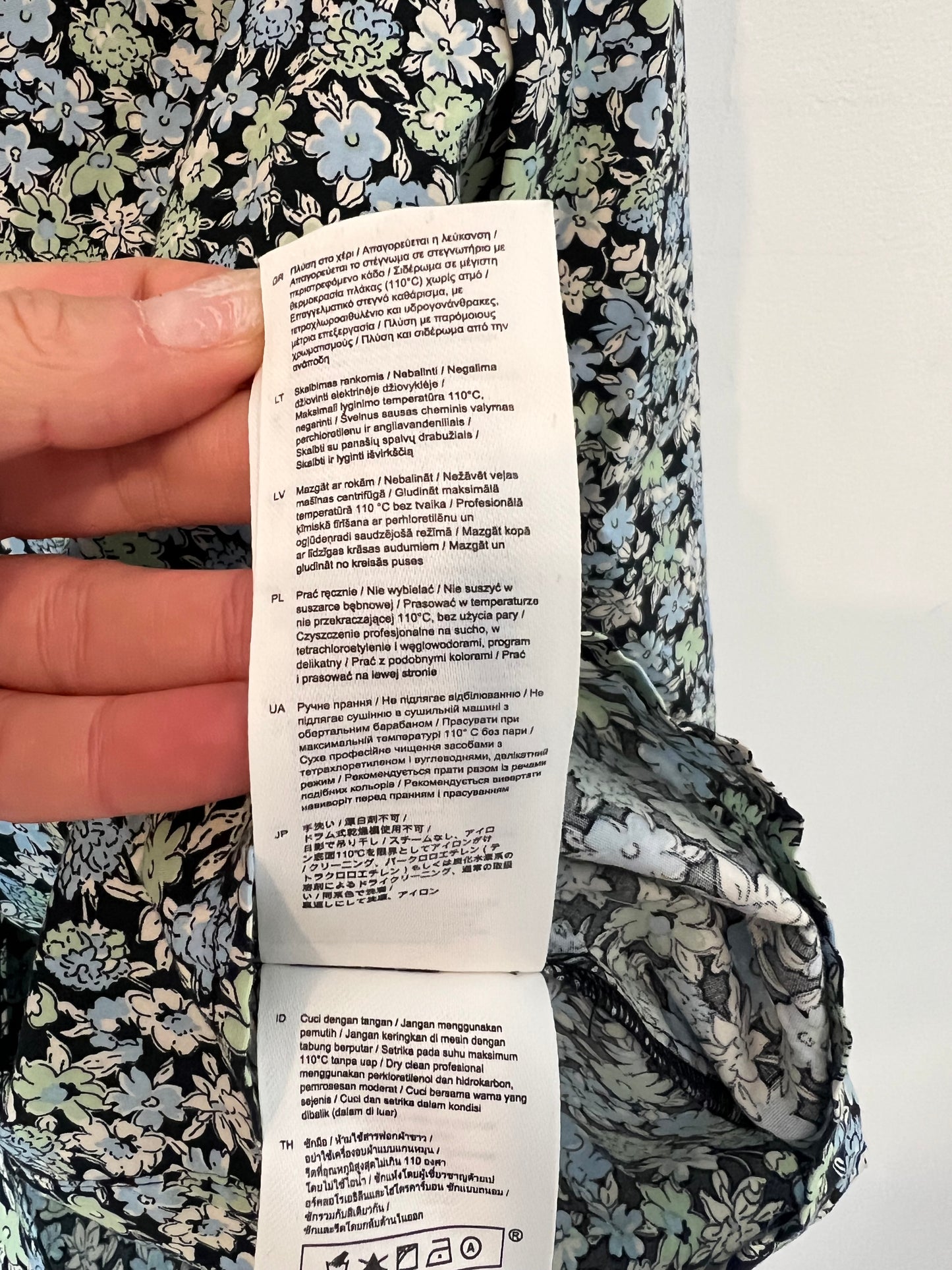 MAJE. Floral blouse with neck detail. Size 1 (XS)