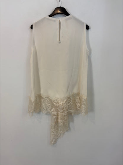 UMO COLLECTION. Top  encaje color crudo abertura