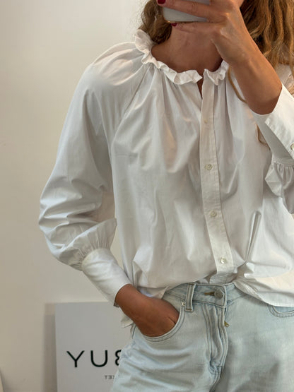SÉZANE. Blusa blanca cuello volante