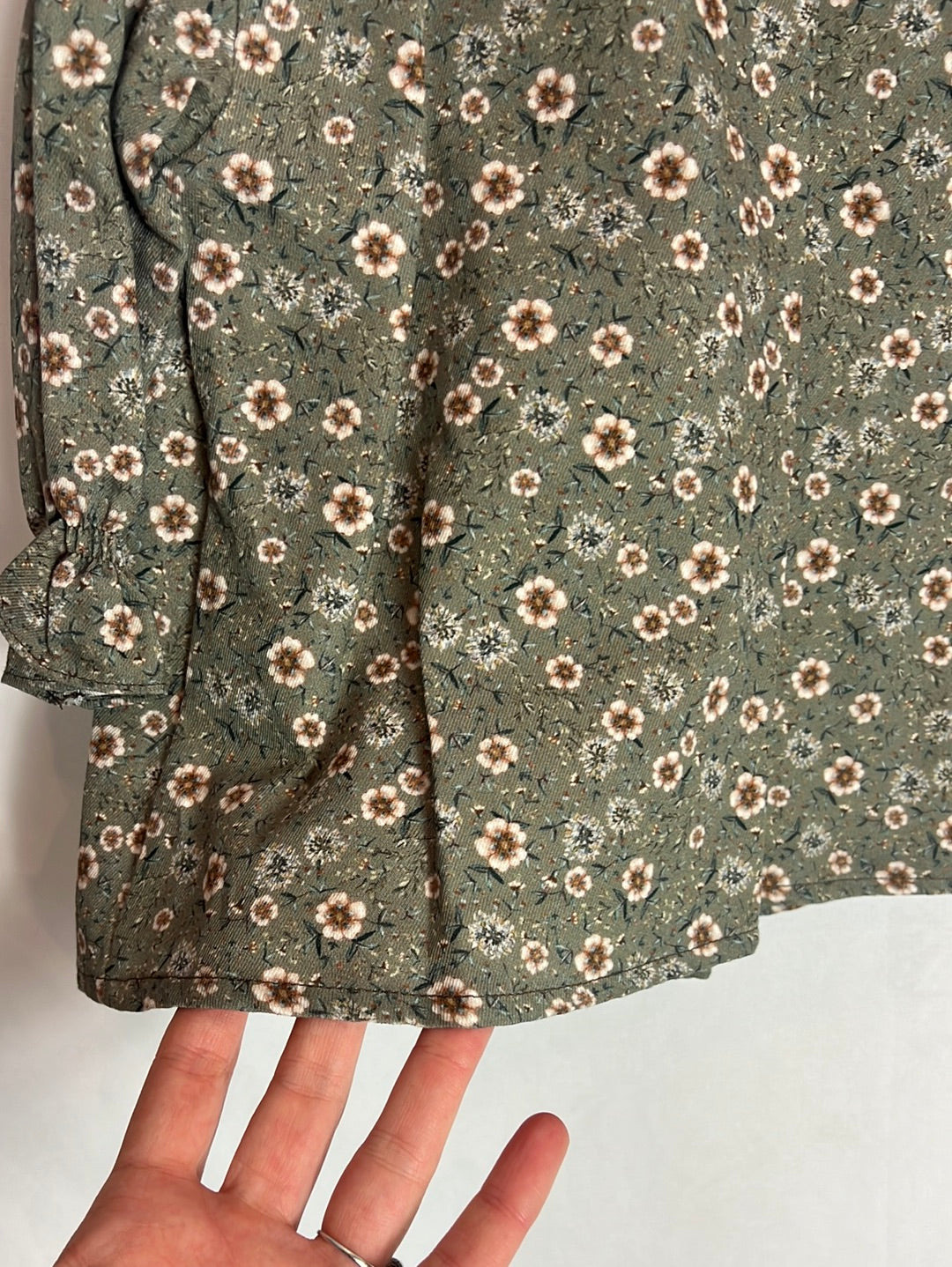 ANCAR. Vestido flores verdes bebé. T 6 meses