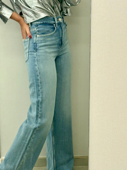 MASSIMO DUTTI. Denim tiro alto wide leg  claro