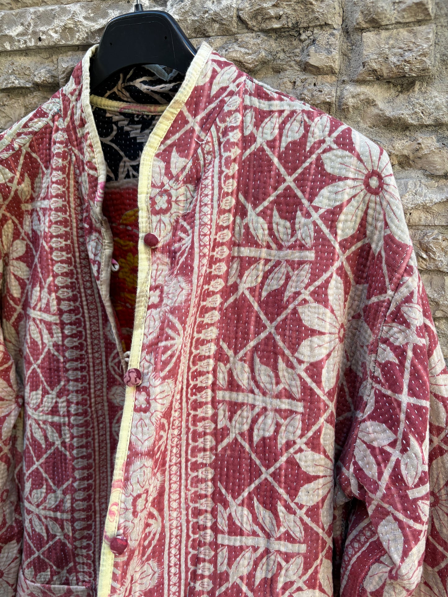 OTRAS. Chaqueta estampada reversible