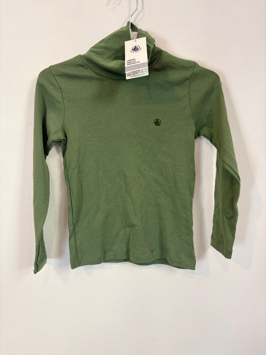 PETIT BATEAU. Camiseta verde manga larga. T 6 años