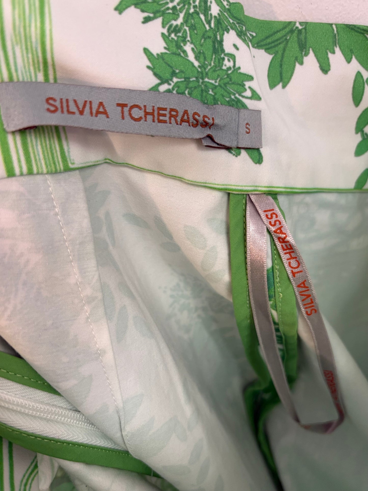 SILVIA TCHERASSI. Falda midi estampado verde.asimétrica. T S