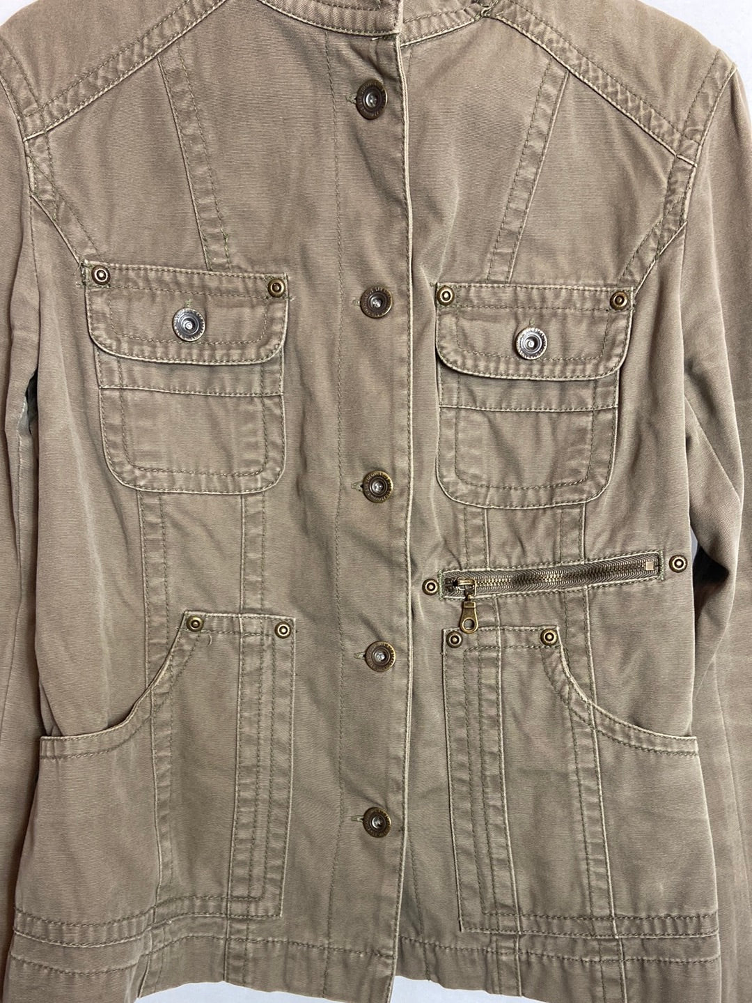 STRADIVARIUS. Cazadora verde bolsillos T.M