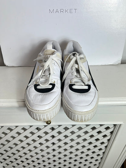 PUMA. Zapatillas blancas y negras. T 38 (Tara)