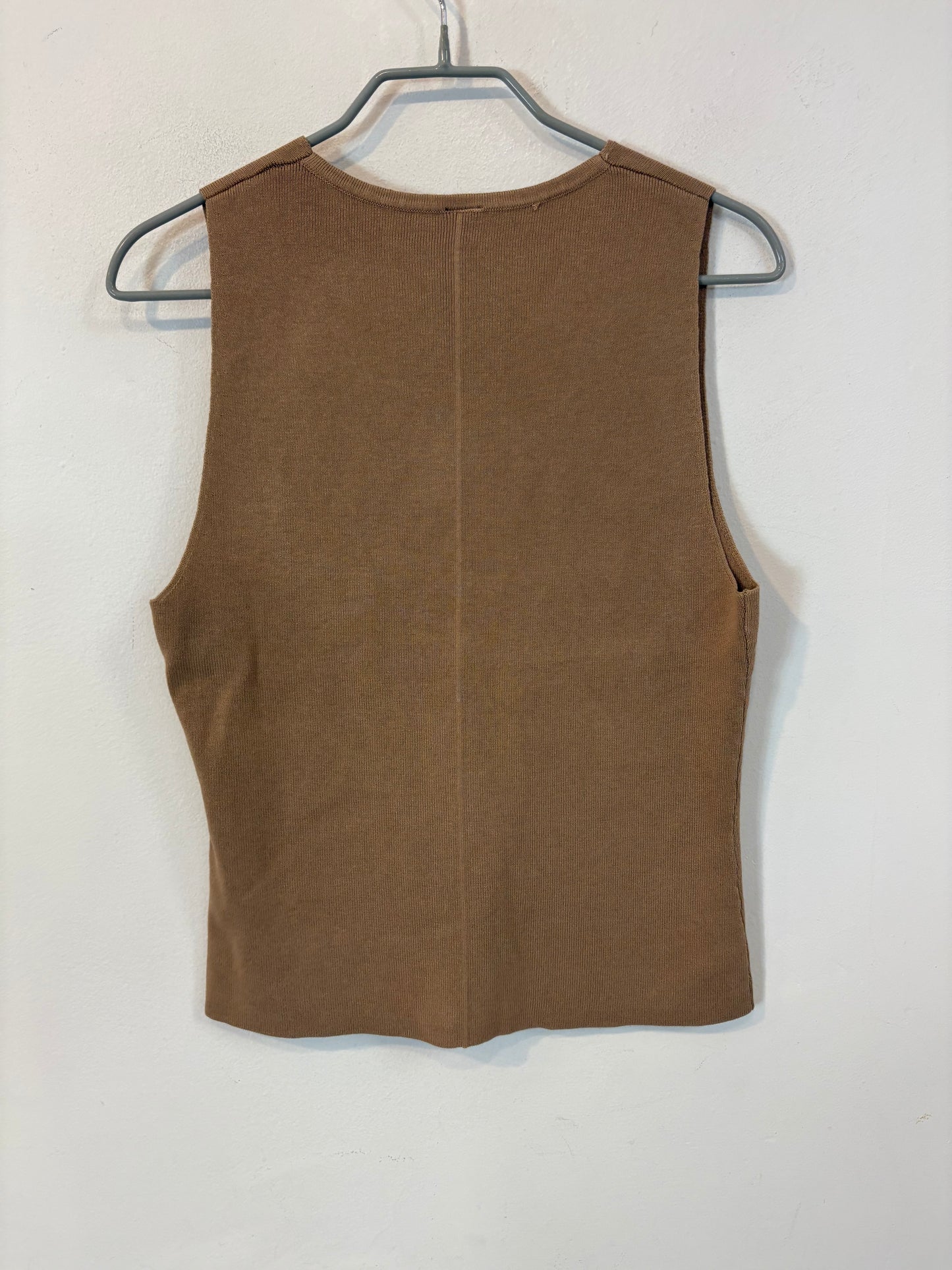 Chaleco punto beige botones dorados