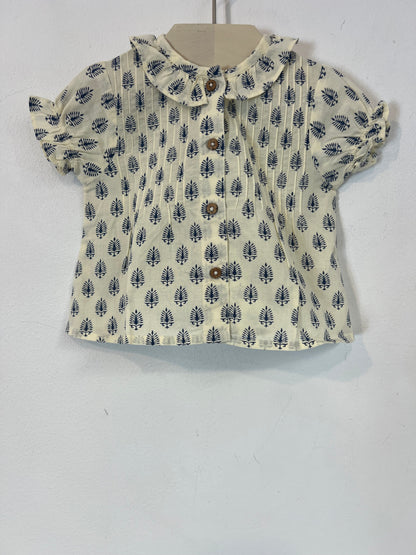 NICOLÍ. Blusa beige flores azules T.3-6 meses