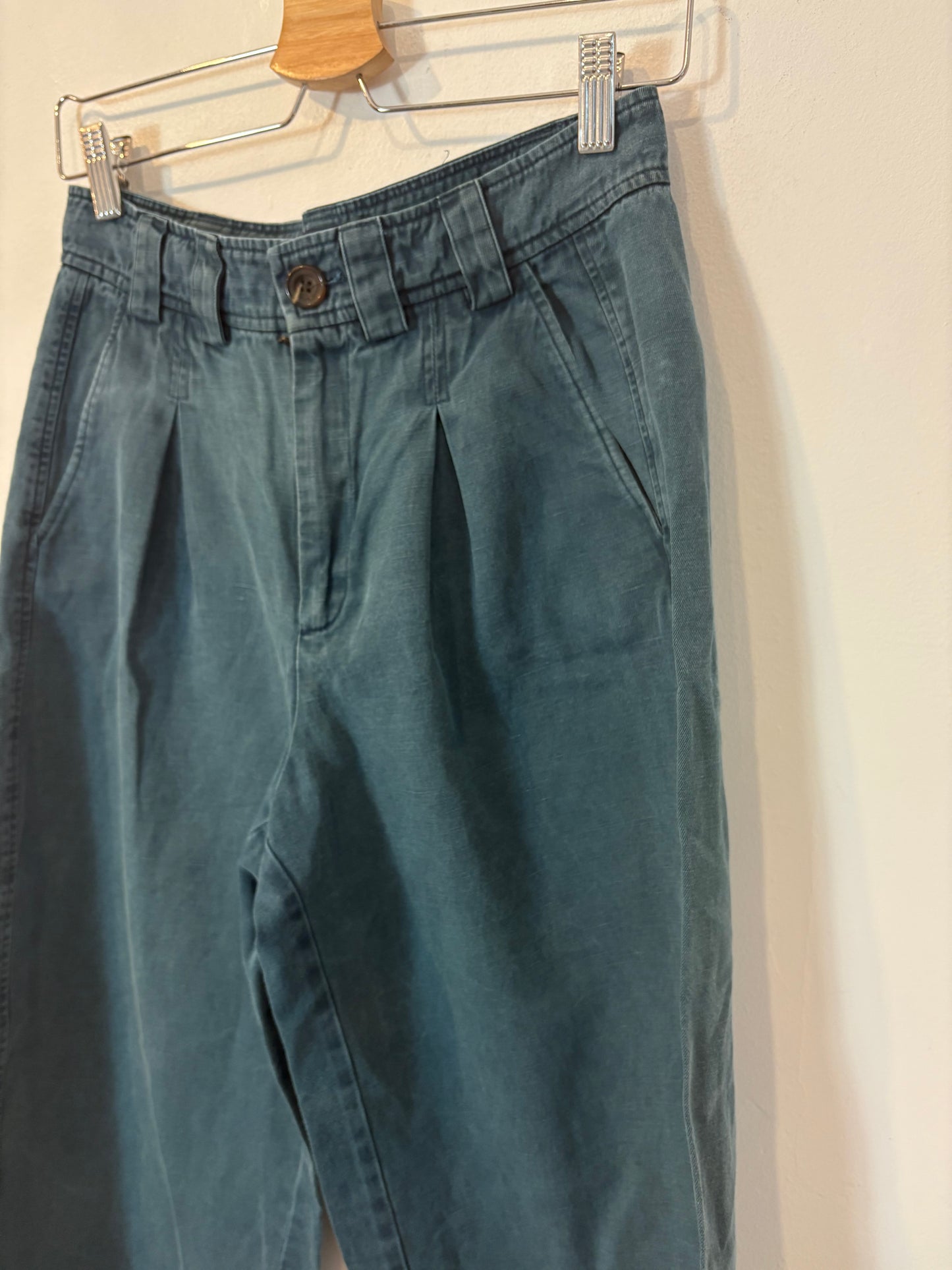 SOEUR. Pantalón pinzas azul