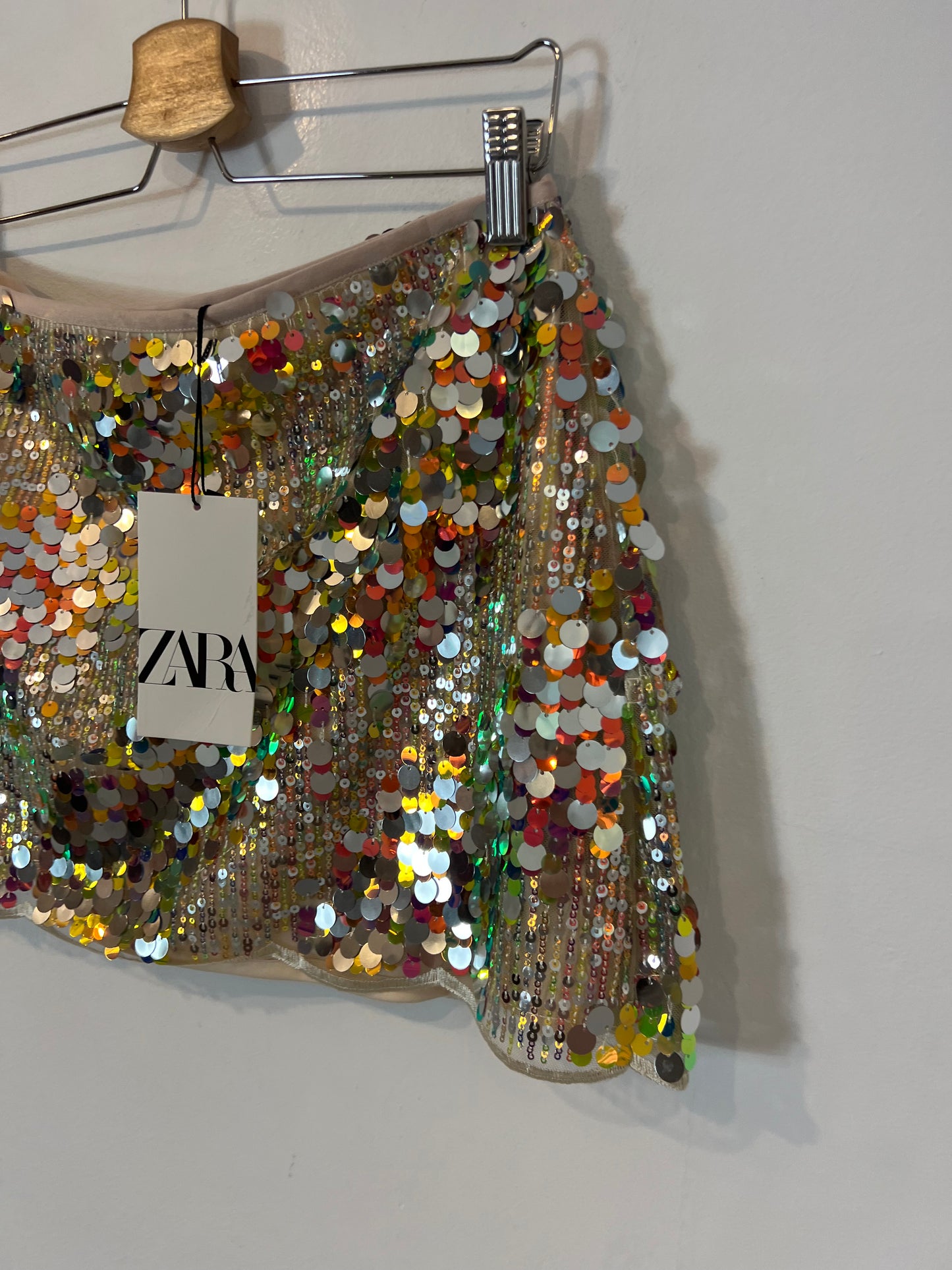 ZARA. Falda corta lentejuelas T.s