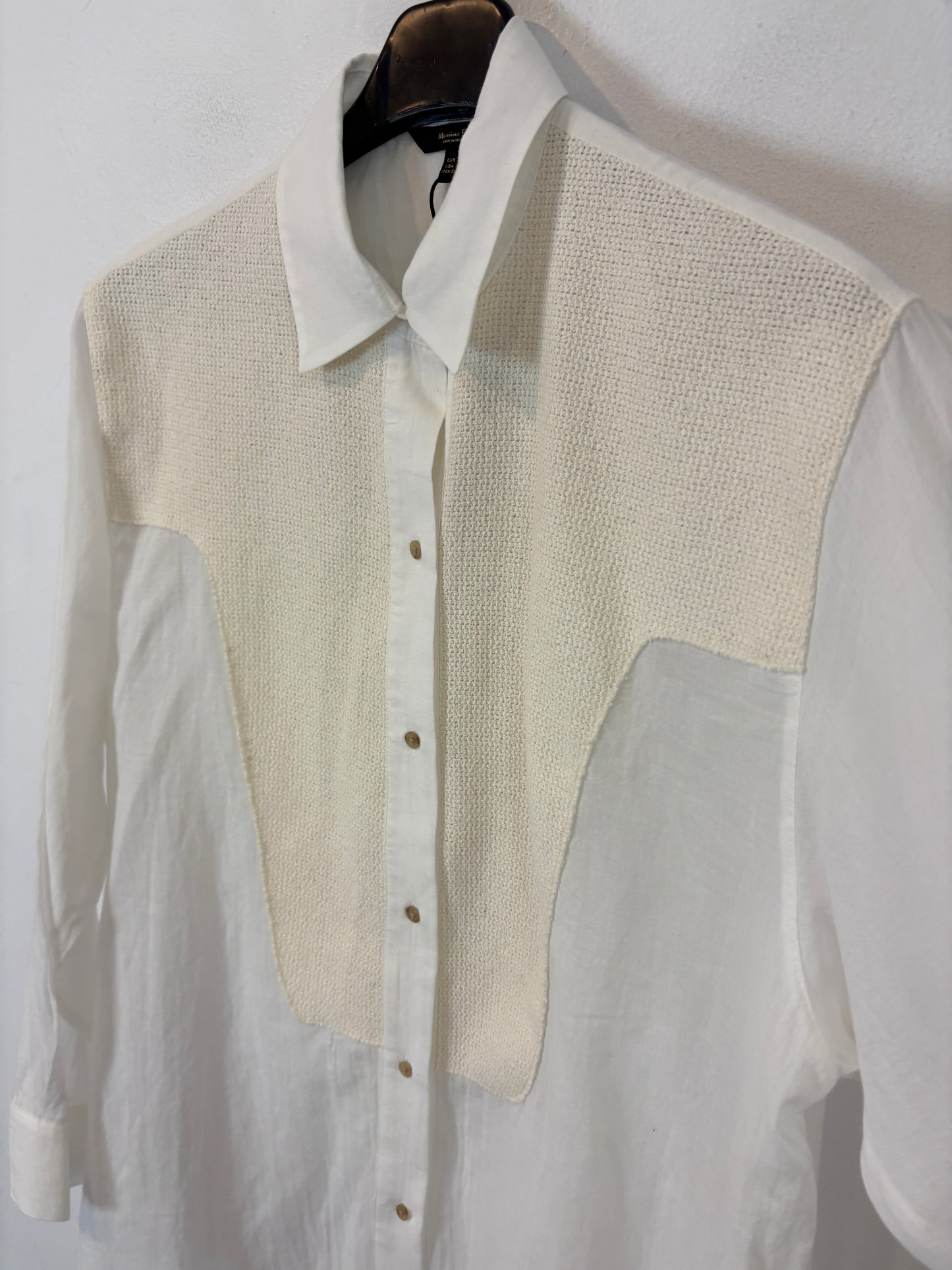 MASSIMO DUTTI. Blusa blanca algodón textura