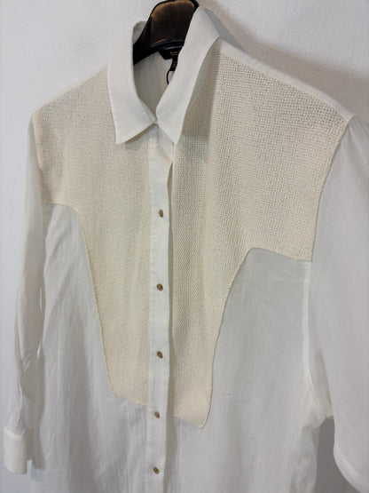 MASSIMO DUTTI. Blusa blanca algodón textura