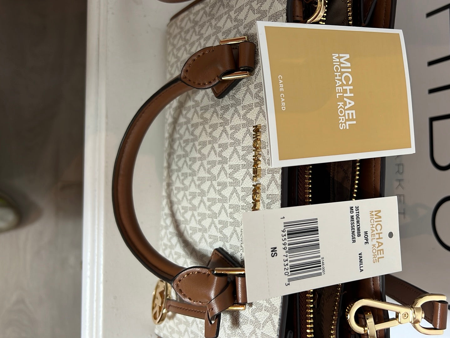 MICHAEL KORS. Bolso iniciales doble asa