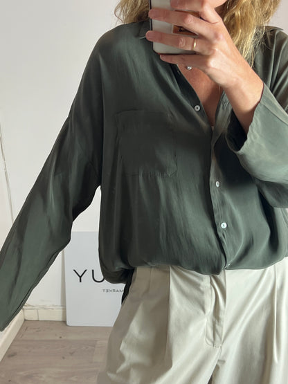 SHON MOTT. Blusa verde seda Tu(M/L)