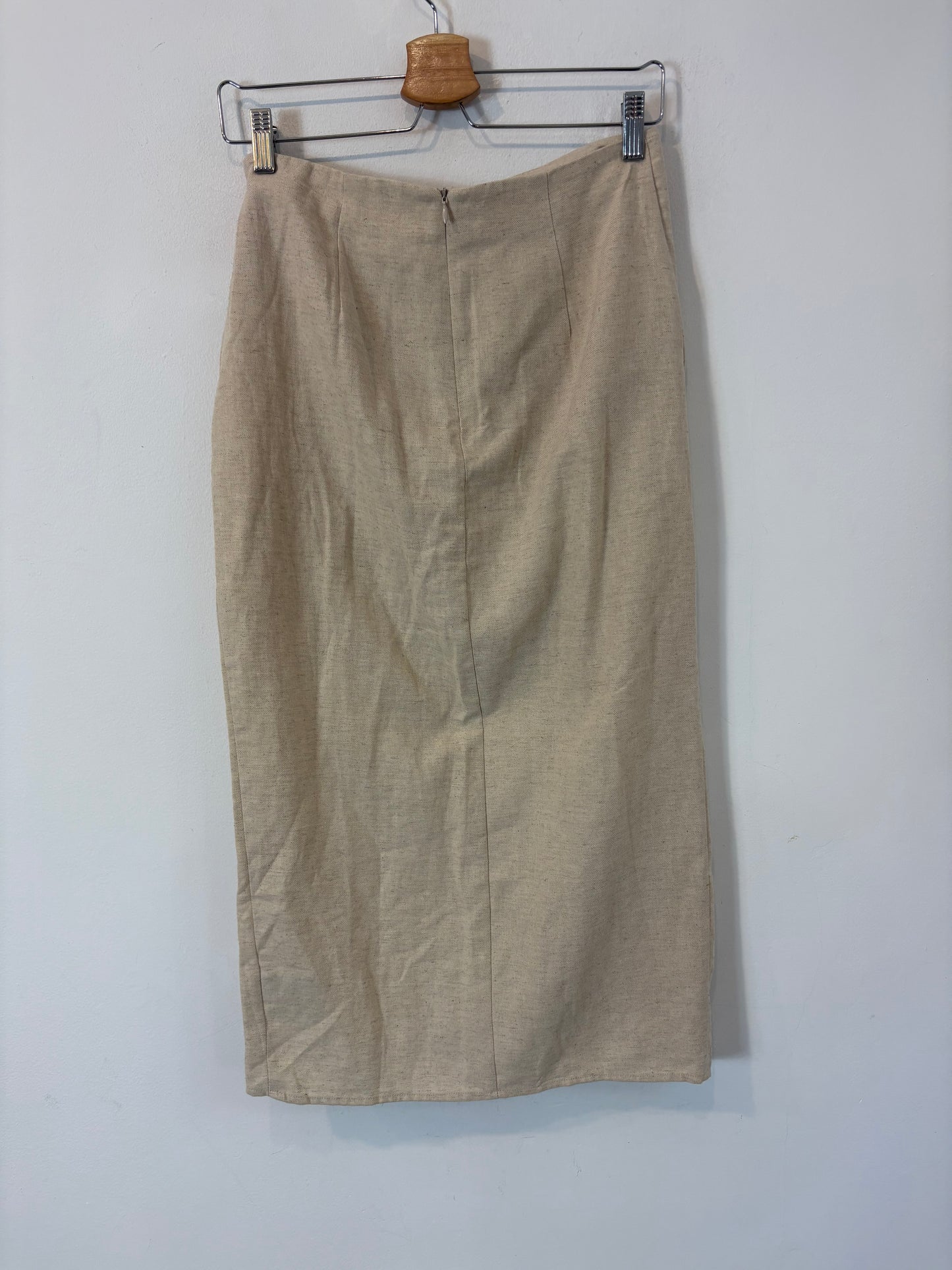 ZARA. Falda beige con lino