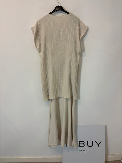 ZARA. Vestido midi plisado en crudo