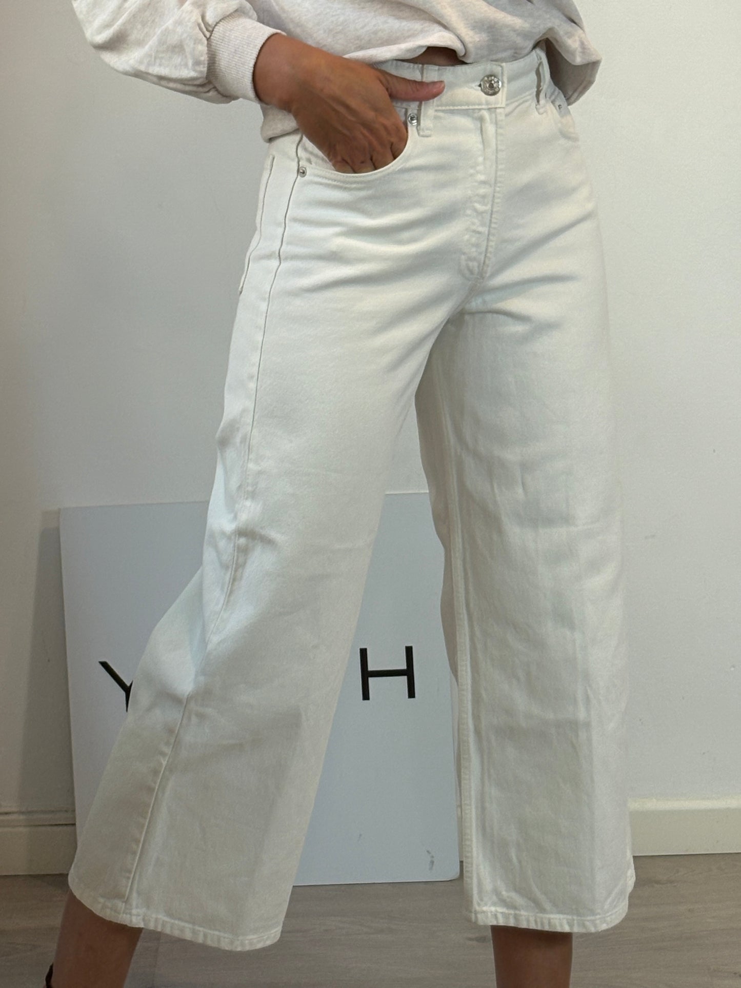 ZARA. Denim color crudo cropped