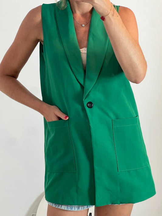 VALENTINA. Flowy green vest Tm
