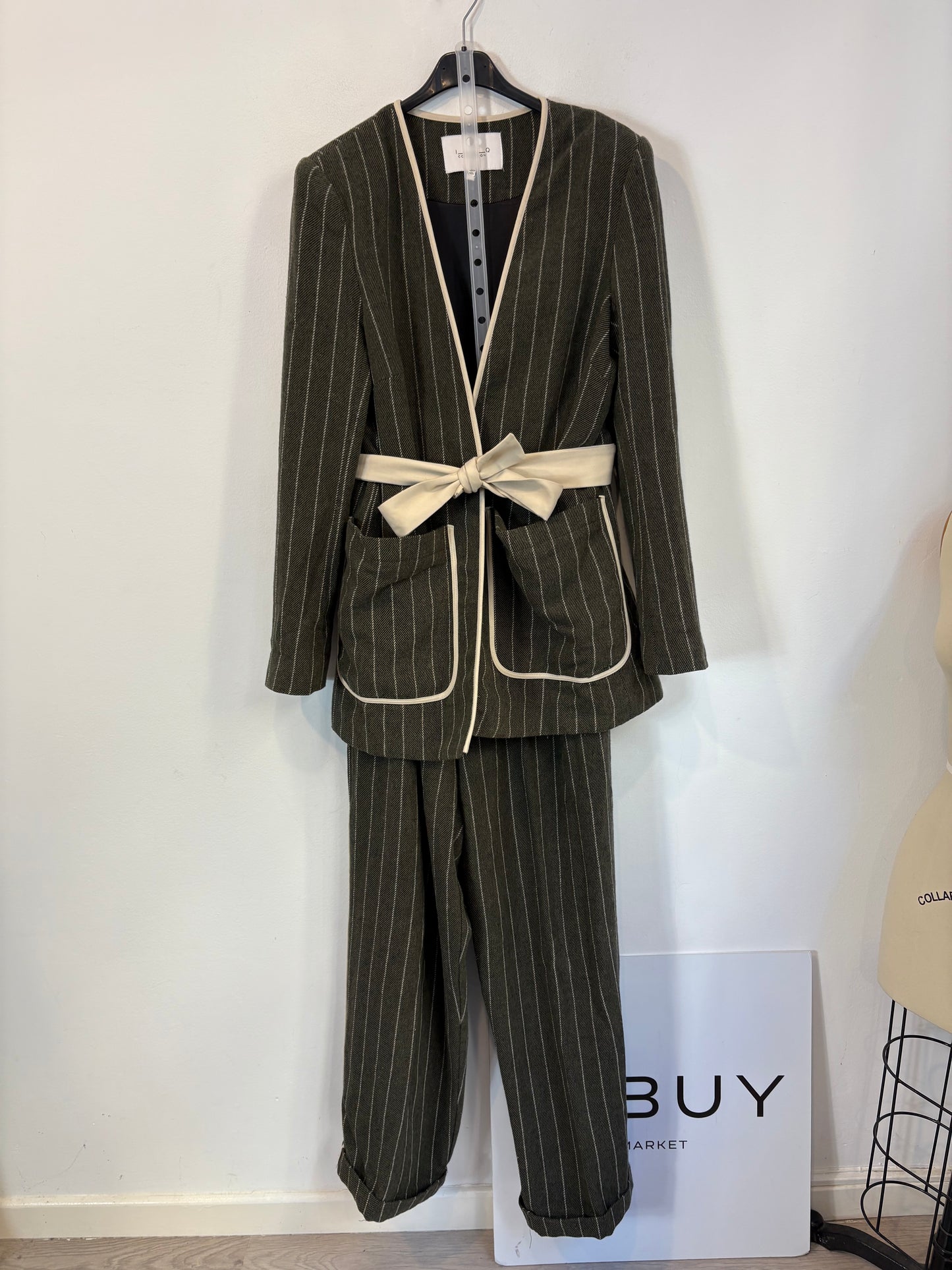 IQ COLLECTION. Conjunto verde rayas