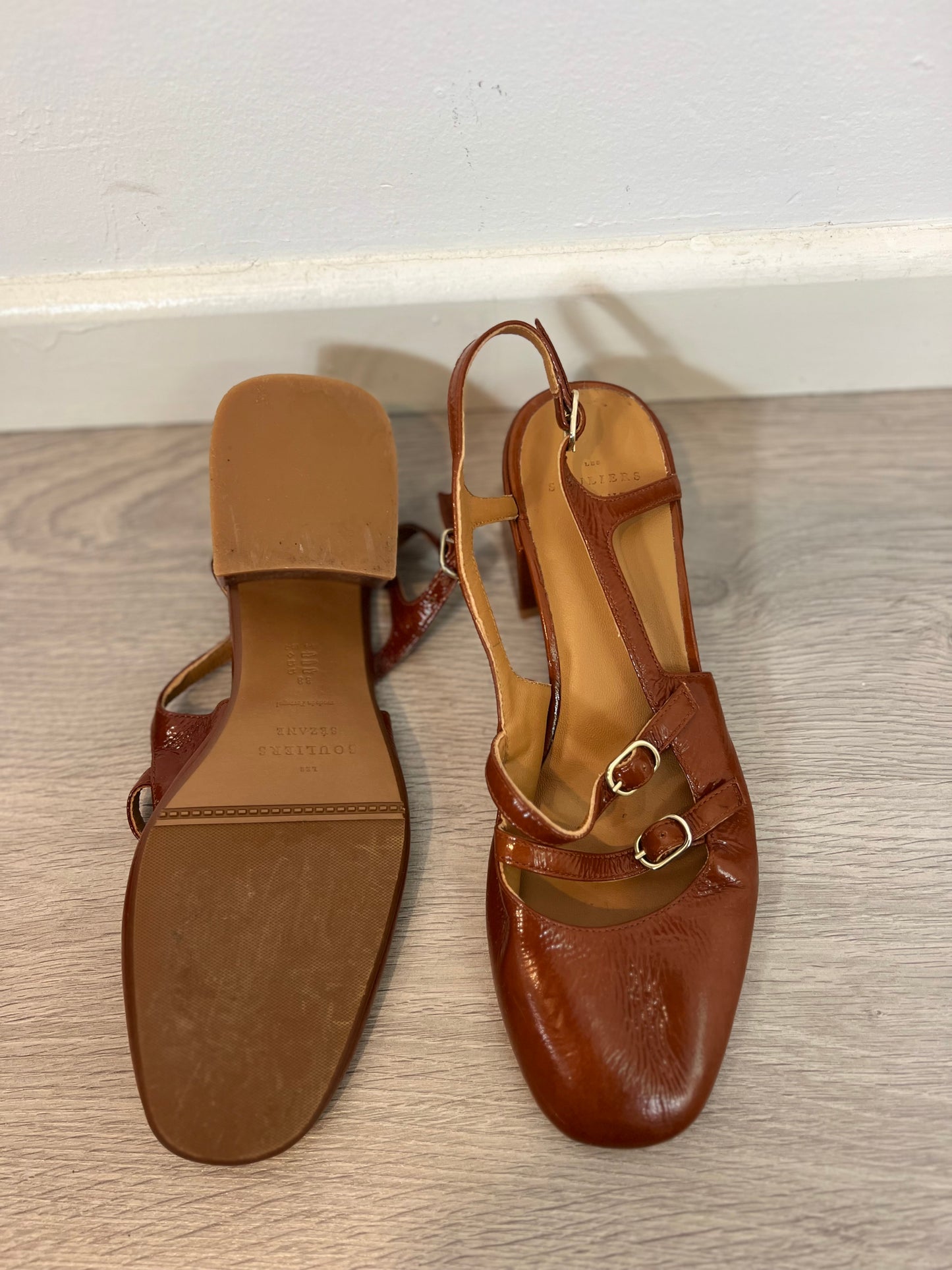 SÉZANE. zapatos camel hebilla. T 38