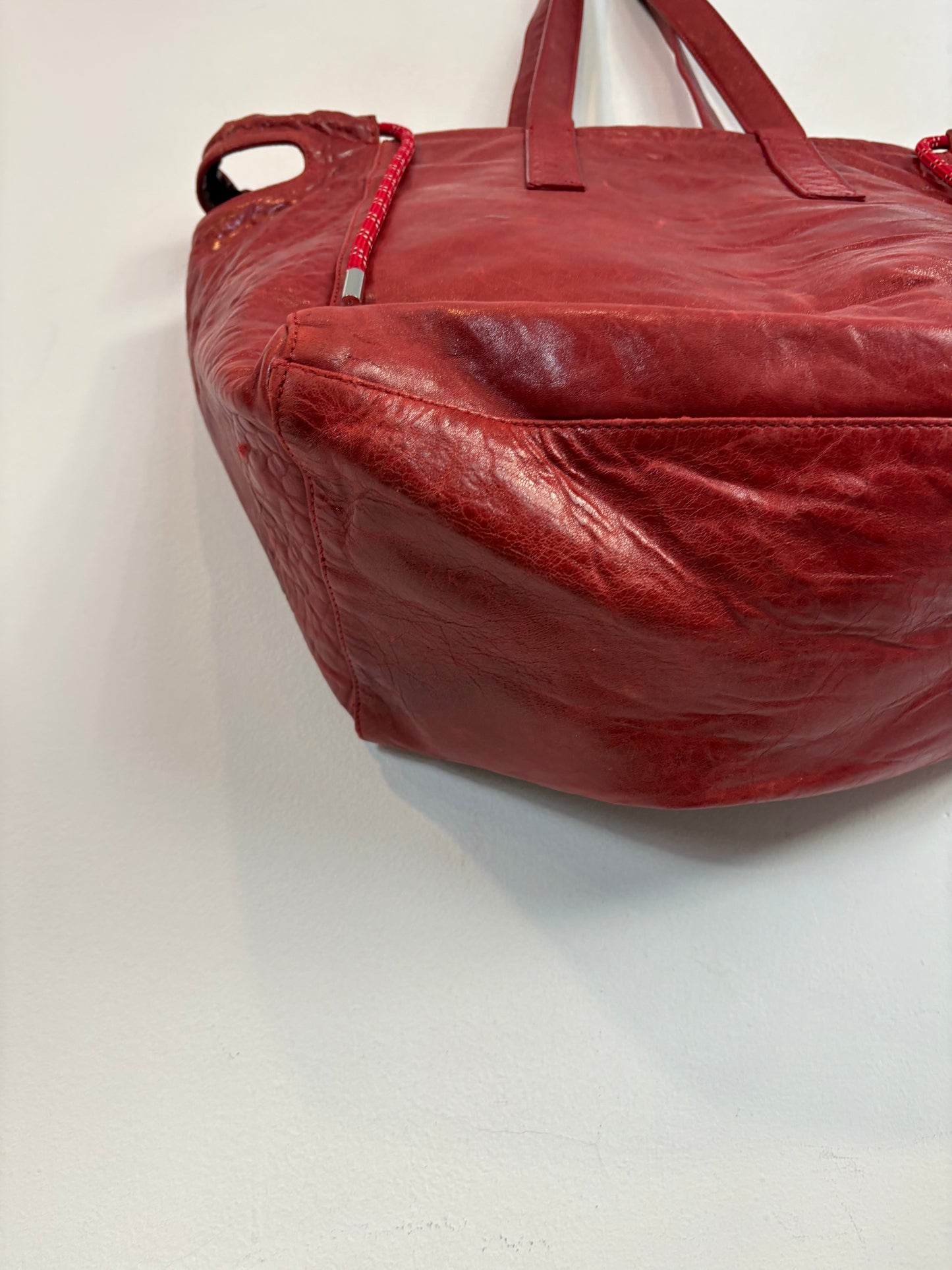 ZADIG & VOLTAIRE. Bolso shopper rojo piel