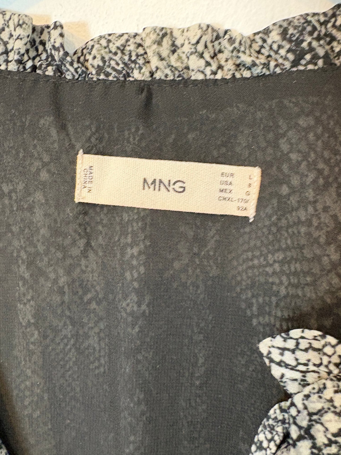 MANGO. Vestido midi snake print. T L