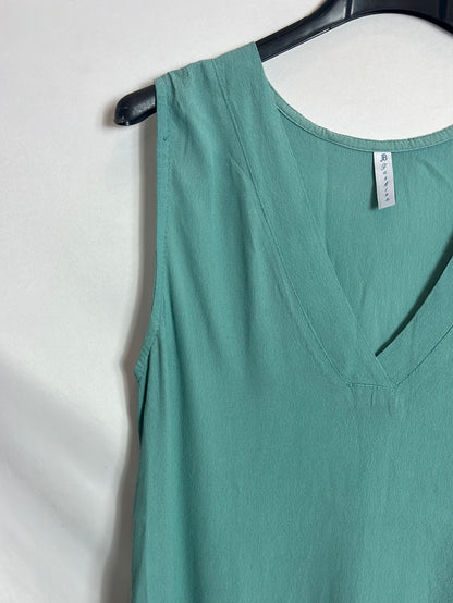 OTHERS. Aqua green sleeveless blouse. TL