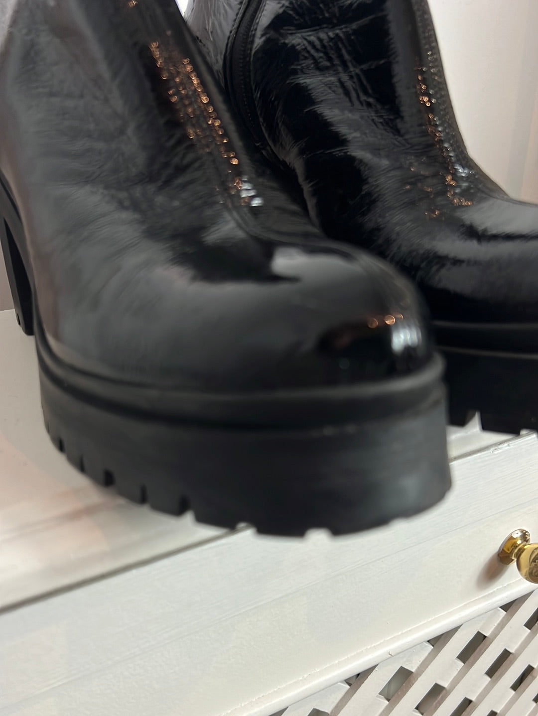 MIU MIU . Botines negros textura. T 39