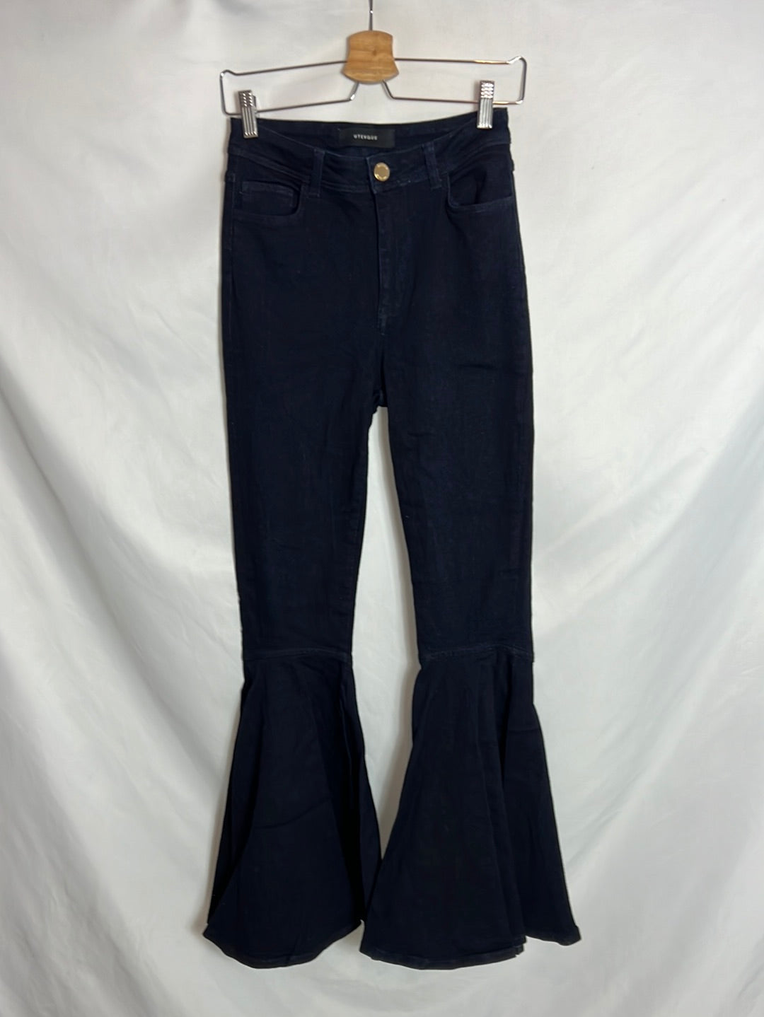 UTERQÜE. Pantalón denim volantes T.38
