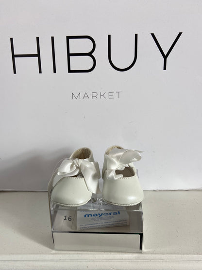 MAYORAL. White bow shoes, 0-2 months