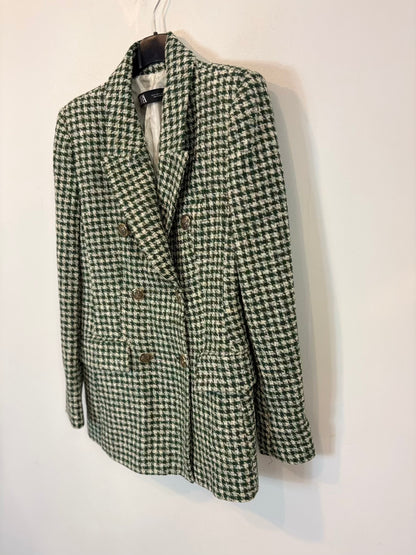 ZARA. Blazer textura tonos verdes